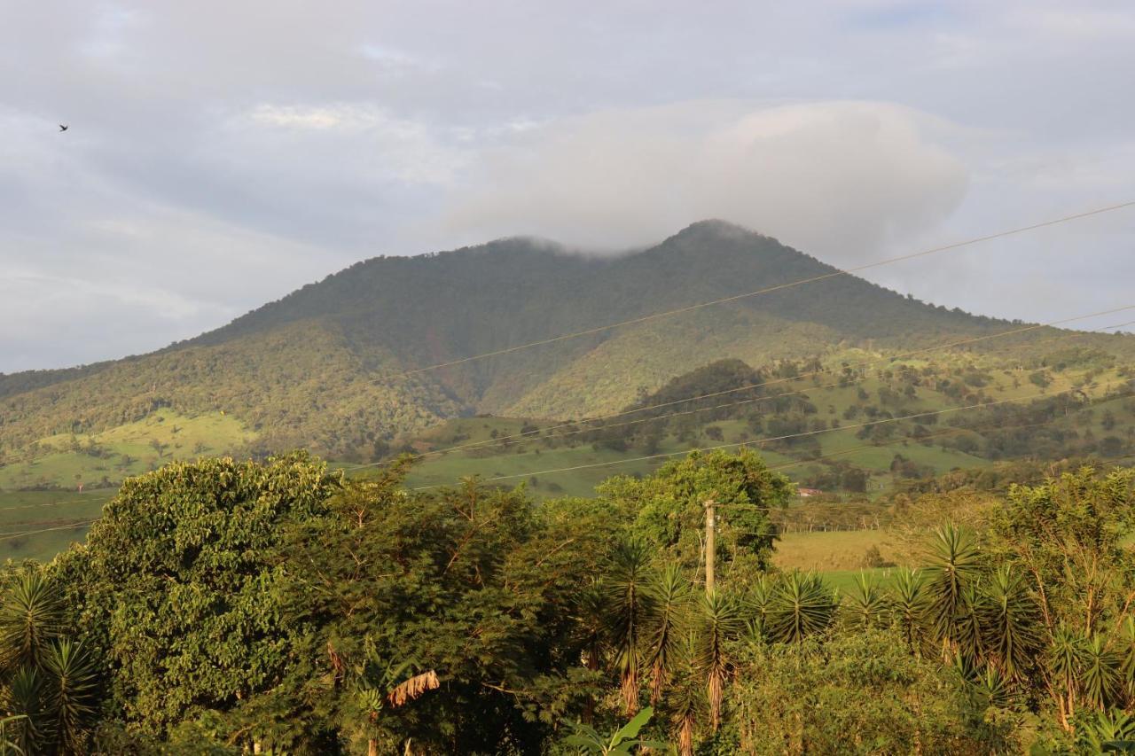Eco Granja Don Lolo Villa Quesada  ภายนอก รูปภาพ